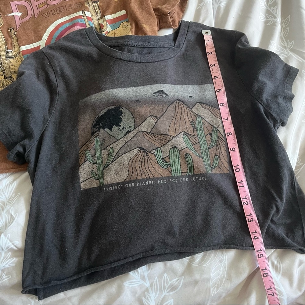 set of 2 🌵cactus/eco-themed crop tops🌵 - Picture 5 of 8